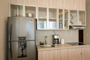 Private kitchen - New front beach apartment with golf cart (Puerto Morelos)