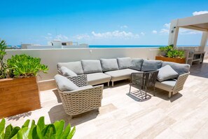 Terrace/patio - New front beach apartment with golf cart (Puerto Morelos)