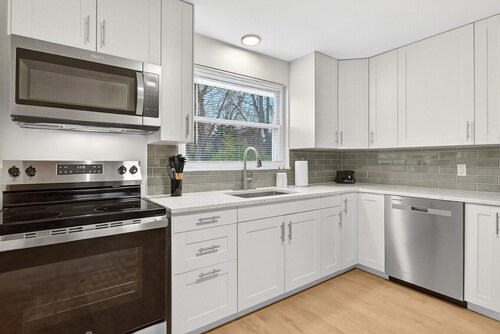 Upscale & Serene | Patio | Garage