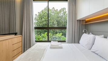 Ferros/tábuas de passar roupa, acesso à internet, roupa de cama