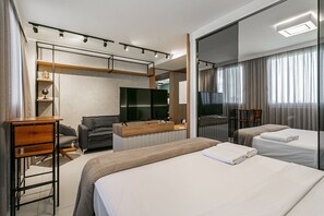 Iron/ironing board, Internet, bed sheets - Foodhall | Gym | 450m from the Mall #CA98 (Florianópolis)