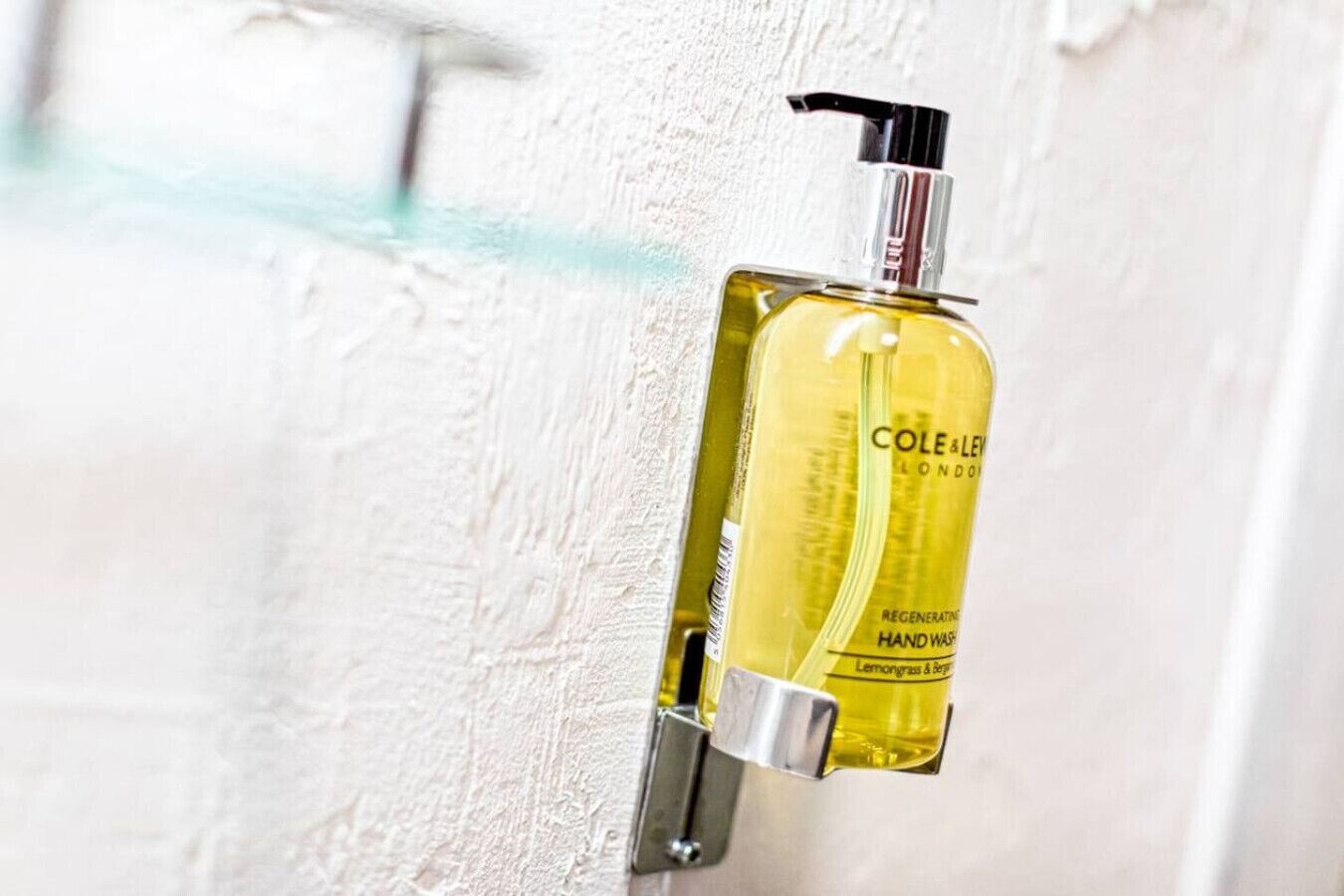 Hårføner og håndklær