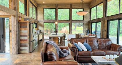 Stunning, Rustic Cottage on Lake of the Woods!