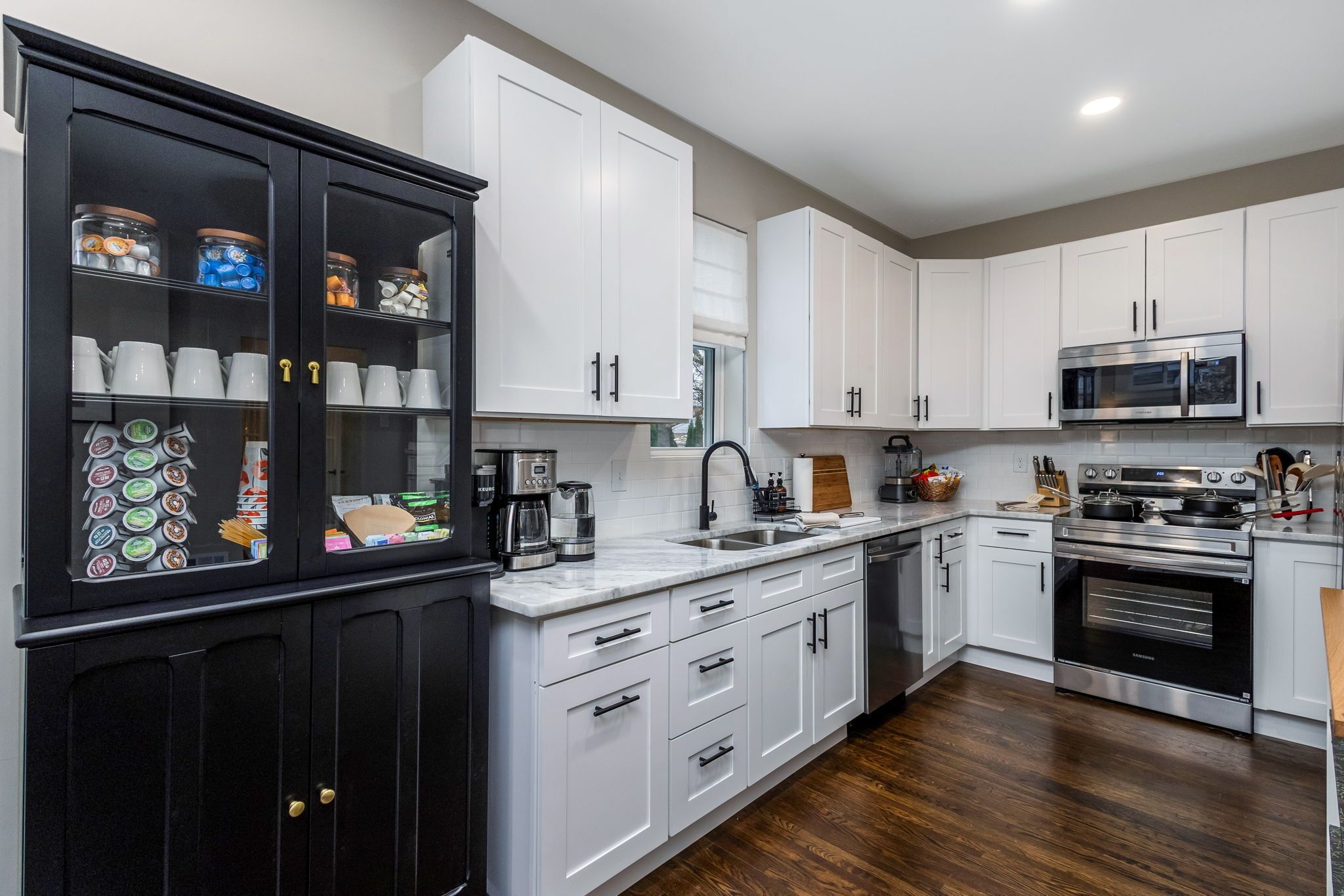 雪櫃、微波爐、焗爐、爐具