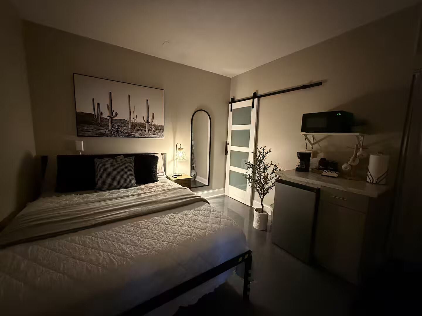 1 soverom, strykejern/-brett, wi-fi og sengetøy