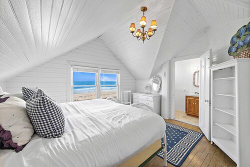 Mantoloking Beach Front Home with Pool