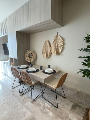 Dining - Studio 104 in Distrito Puerto (Puerto Morelos)