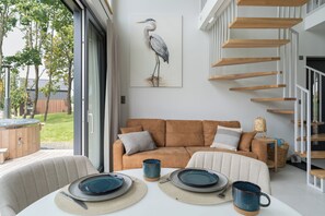 Comfort House | Living area | Flat-screen TV, video-game console