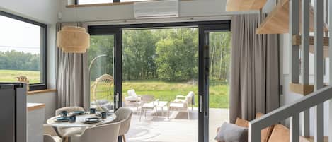 Comfort House | Living area | Flat-screen TV, video-game console