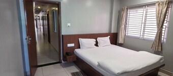 Shree Dham Palace