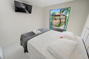 Verdunkelungsvorhänge, Bügeleisen/Bügelbrett, kostenloses WLAN