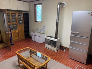 Basic Shared Dormitory, Women only, Non Smoking | In-room dining - TRAVELRS INN minamioodori - Hostel (Kushiro)