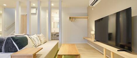 Comfort Condo, Non Smoking | Living area