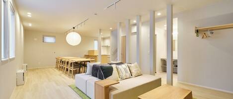 Comfort Condo, Non Smoking | Living area