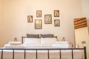 2 bedrooms, iron/ironing board, WiFi, bed sheets - Classic Florentine Flat with Garden (Firenze)
