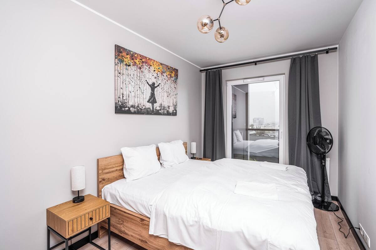 Apartment | Iron/ironing board, WiFi (free), bed sheets