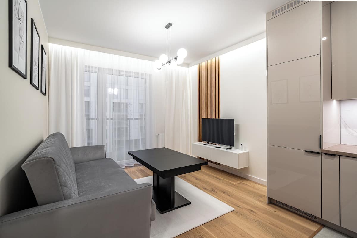 Apartamento, balcón | Sala de estar | Una Smart TV