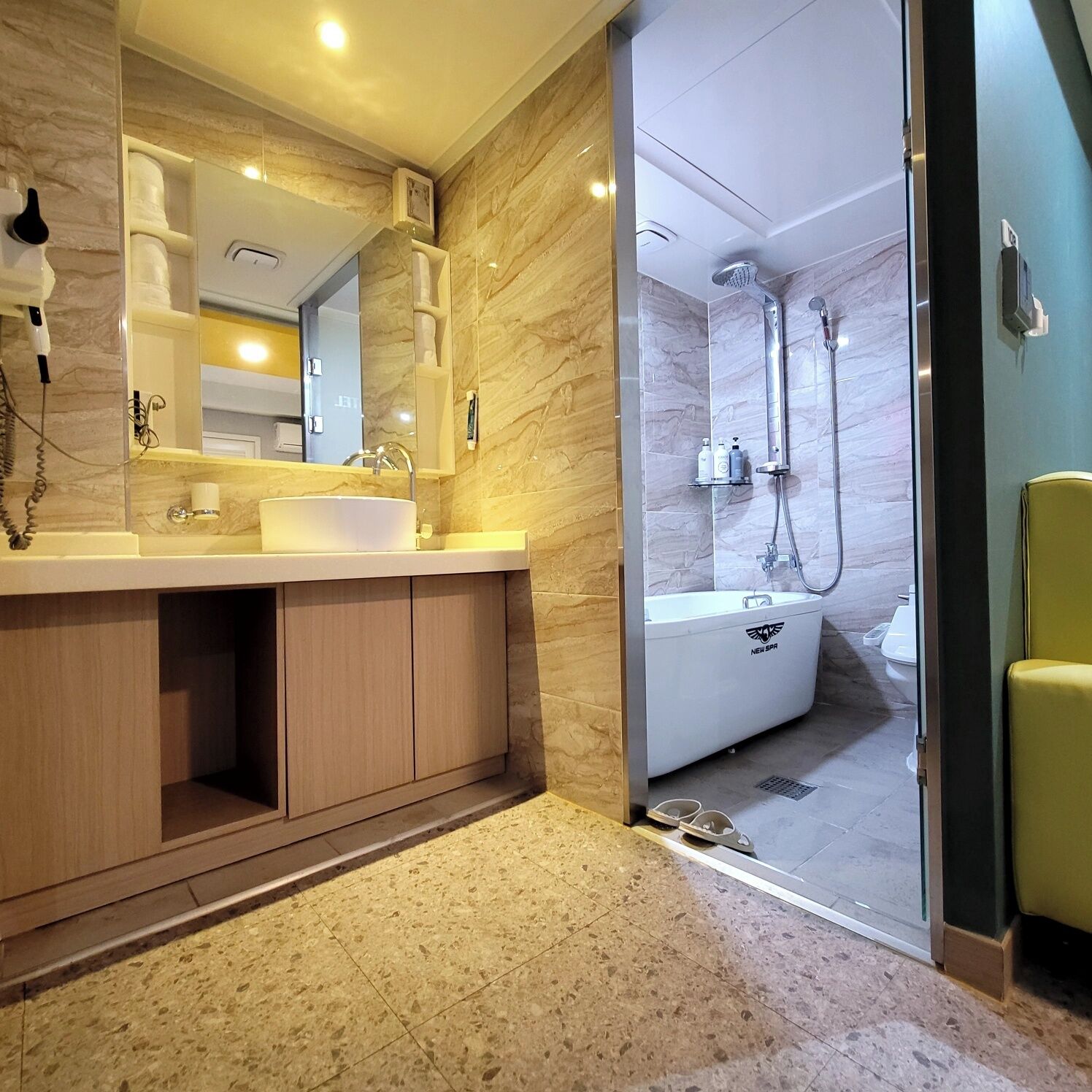 Premium Single Room, Non Smoking, Private Bathroom | Bathroom | Combined shower/tub, hair dryer, soap, shampoo