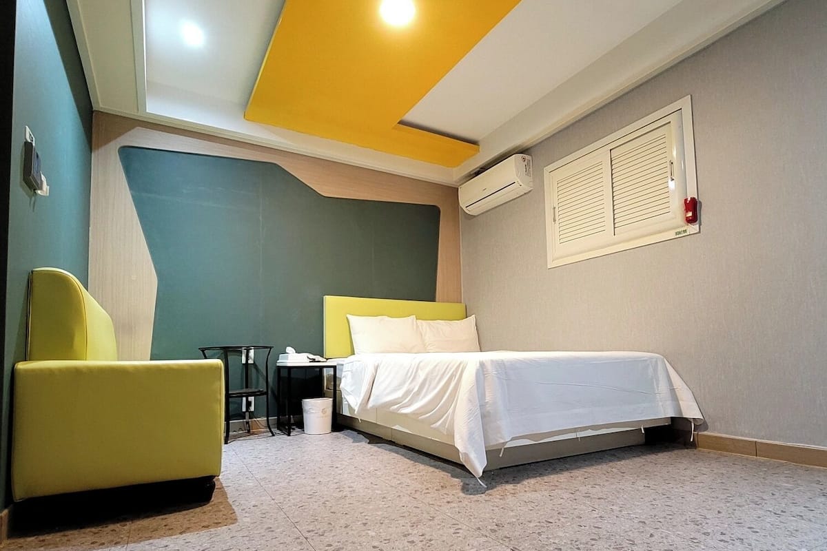 Habitación individual, no fumadores, baño privado | Escritorio, espacio para trabajar con un portátil, wifi gratis