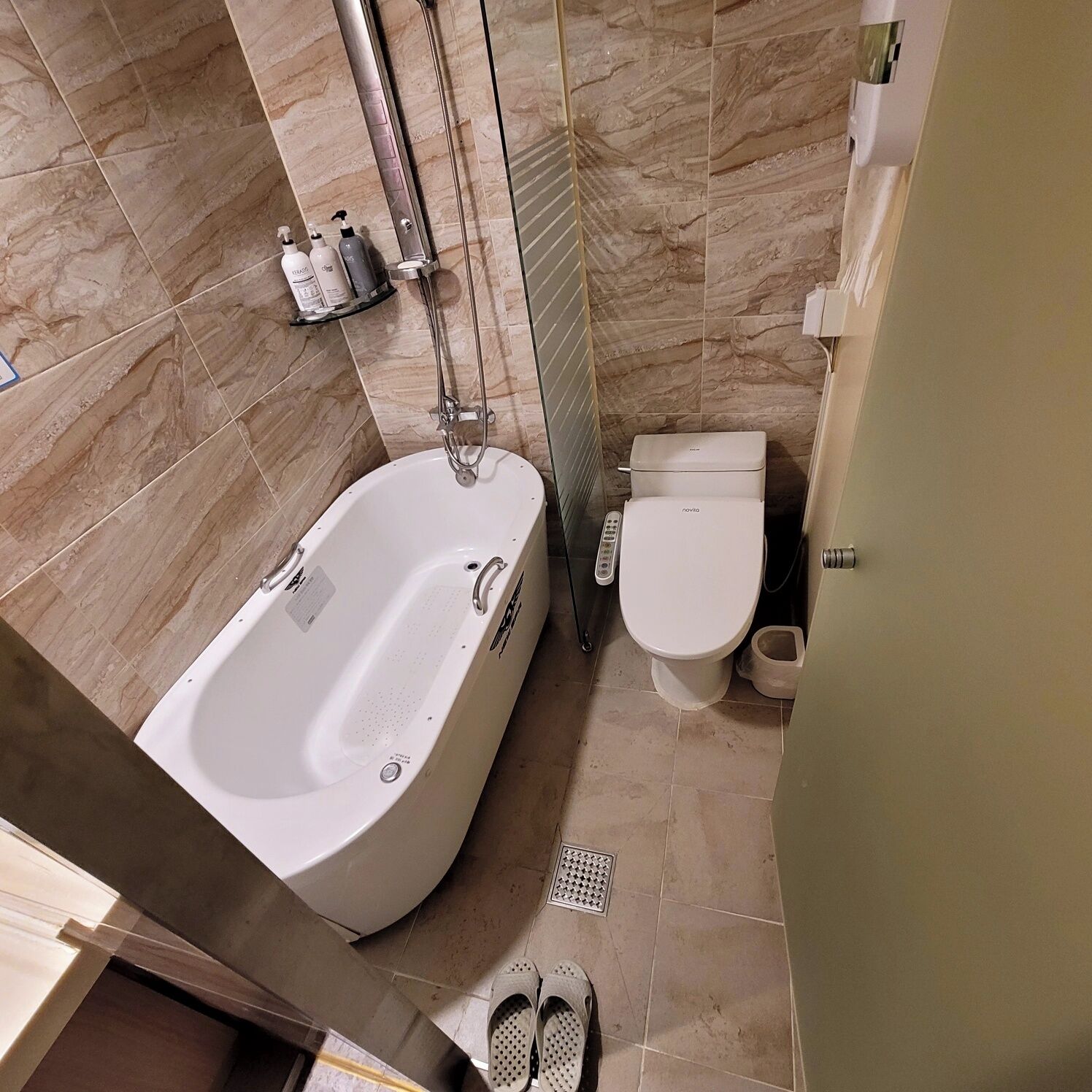 Premium Single Room, Non Smoking, Private Bathroom | Bathroom