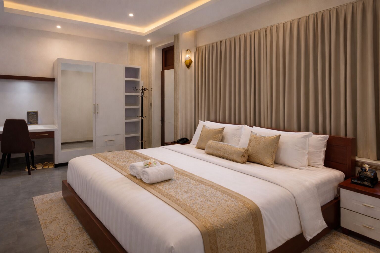 Kahden hengen deluxe-huone, järvinäköala | Tallelokero huoneessa, työpöytä, pimennysverhot, ilmainen Wi-Fi