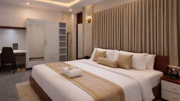 Habitación Deluxe doble, vistas al lago | Caja fuerte, escritorio, cortinas opacas y wifi gratis