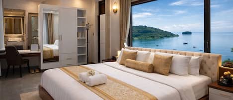 Dobbeltrom – deluxe, utsikt mot innsjø | Bad | Dusj, hårføner, tøfler og håndklær