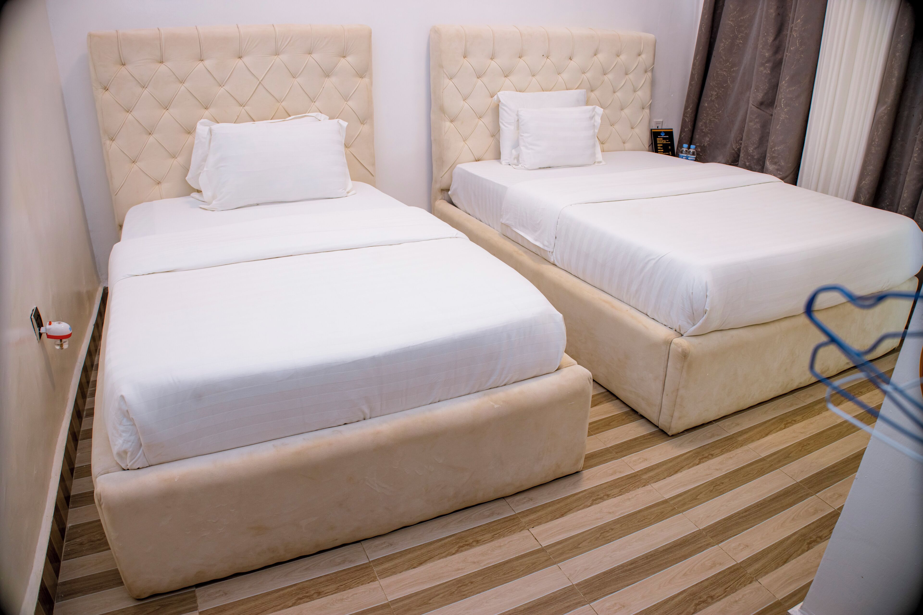 Deluxe Twin Room, Lake View | Bathroom