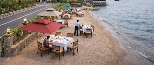 Kivu hilltop Beach Hotel & Apartment