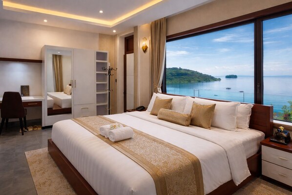 Deluxe Double Room, Lake View | In-room safe, desk, blackout drapes, free WiFi - Kivu hilltop View Hotel & Apartment (Nyayumba)