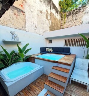 Bain à remous extérieur