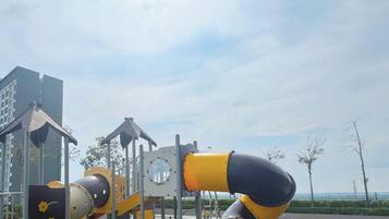 Children’s play area – outdoor