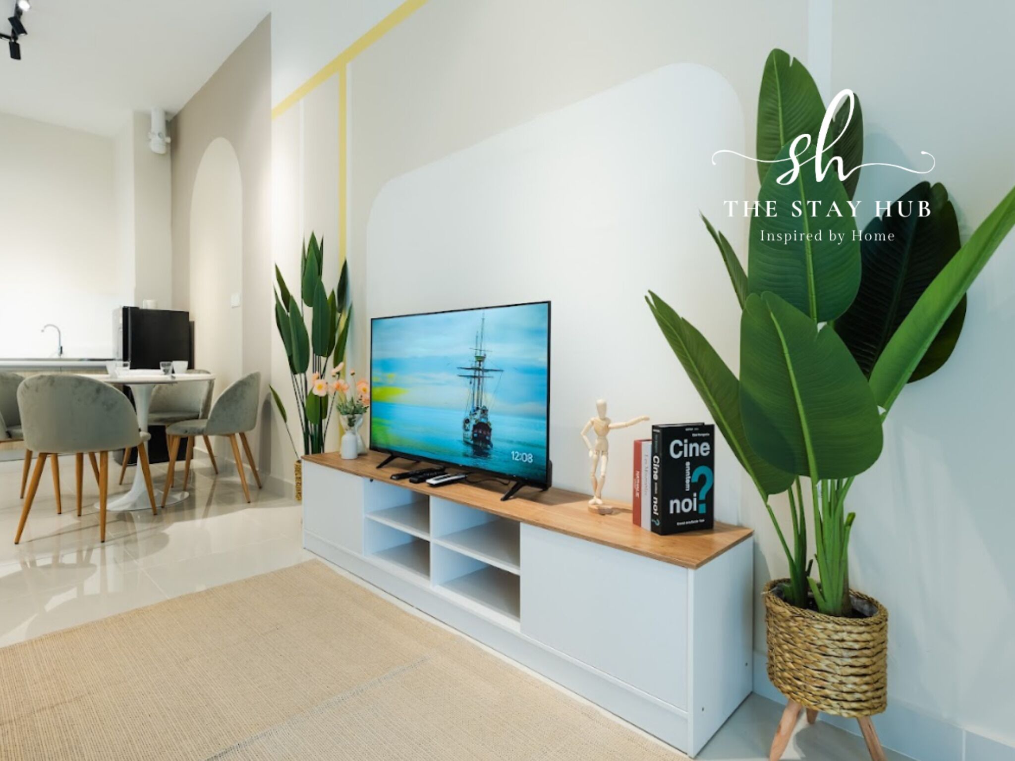 Family Apartment, 2 Bedrooms, Non Smoking, Kitchen | Living area | 40-inch Smart TV with digital channels