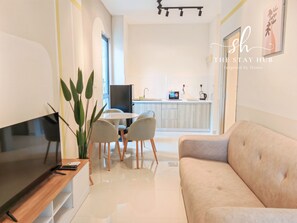 Living area - Core Soho Suites Sepang by The Stay Hub (Sepang)