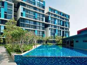 Kolam renang outdoor