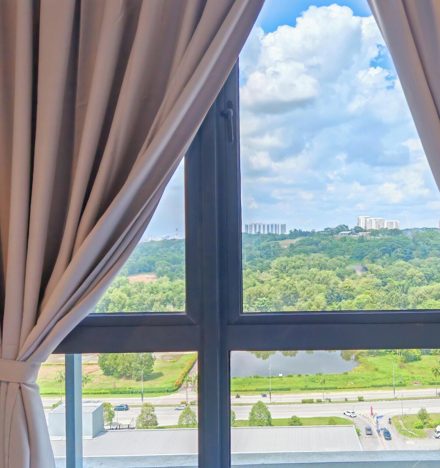 Tabla de planchar con plancha 