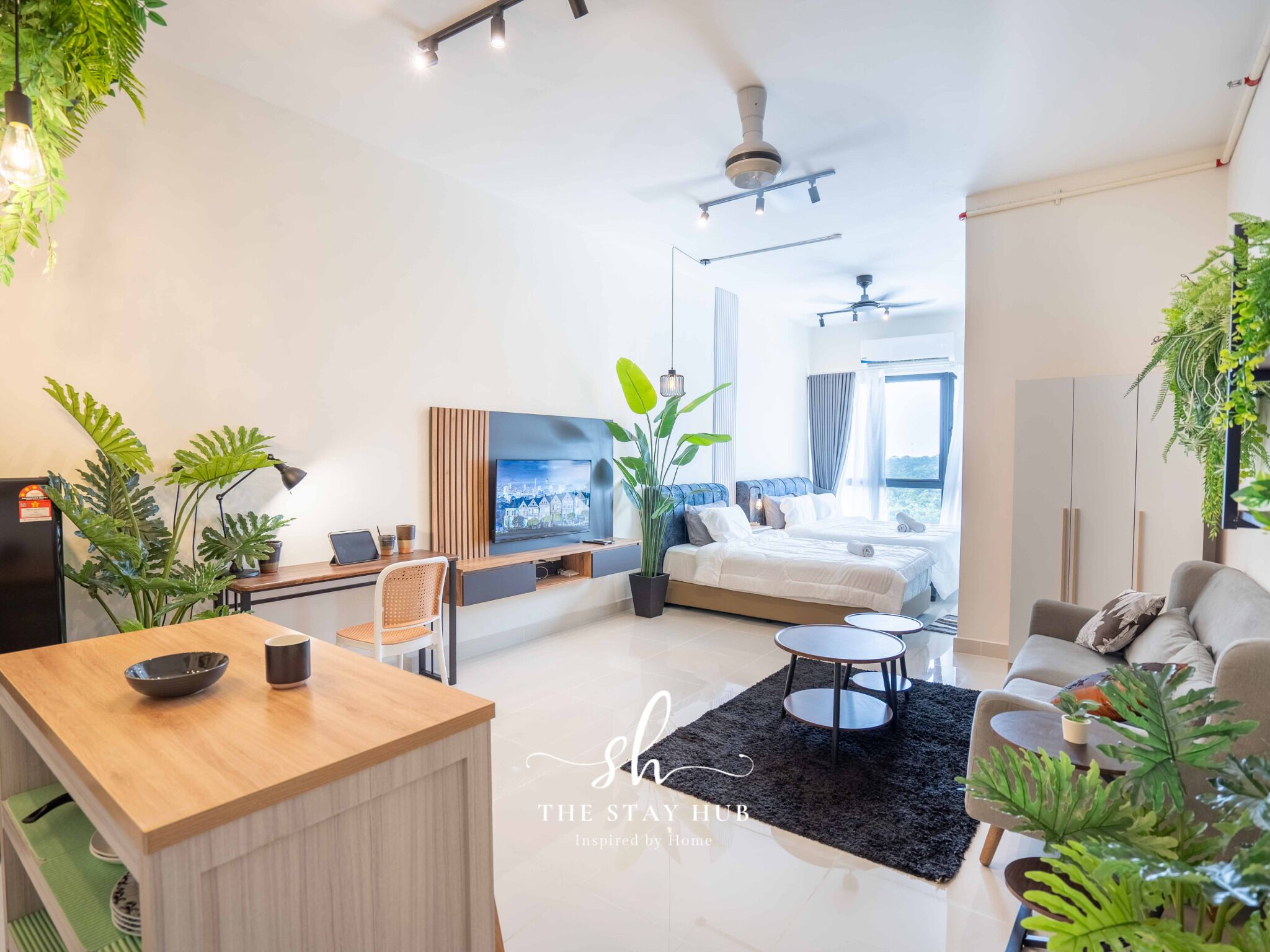 Design Studio, Multiple Beds, Non Smoking | Iron/ironing board, bed sheets