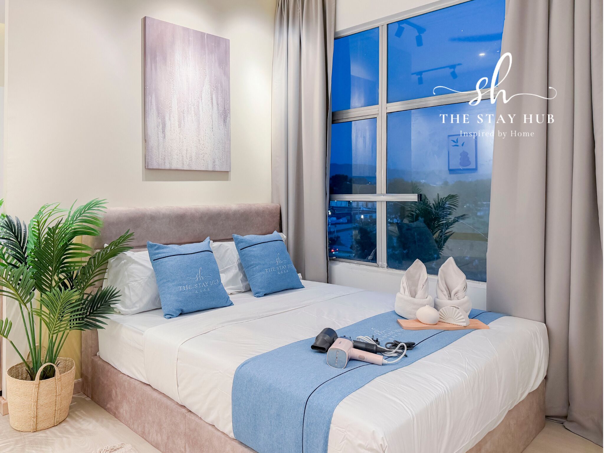 Comfort Studio, 2 Queen Beds, Non Smoking | Iron/ironing board, free WiFi