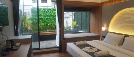Luxury Single Room, Bay View | Desk, laptop workspace, free WiFi