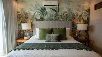 Brankas, tirai kedap cahaya, setrika/meja setrika, dan Wi-Fi gratis