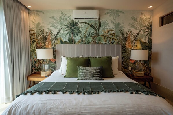 خزنة داخل الغرفة وستائر تعتيم ومكواة/لوح كي وواي فاي مجانًا