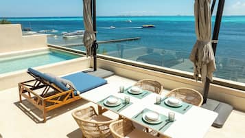 In-room safe, blackout curtains, iron/ironing board, free WiFi
