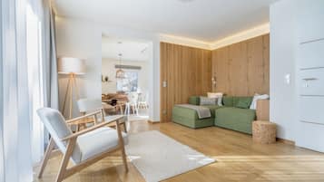 Deluxe Chalet, Mountain View | Living area