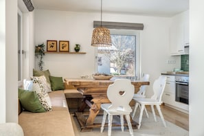 Deluxe Chalet, Mountain View | In-room dining