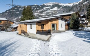 Front of property - Dorfchalet by we rent (Dorfgastein)