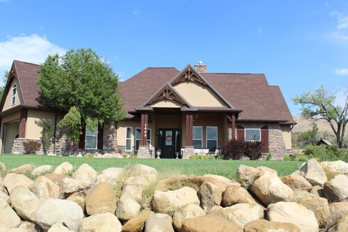 Delightful 3-bedroom house with AC and enjoy a Country setting.