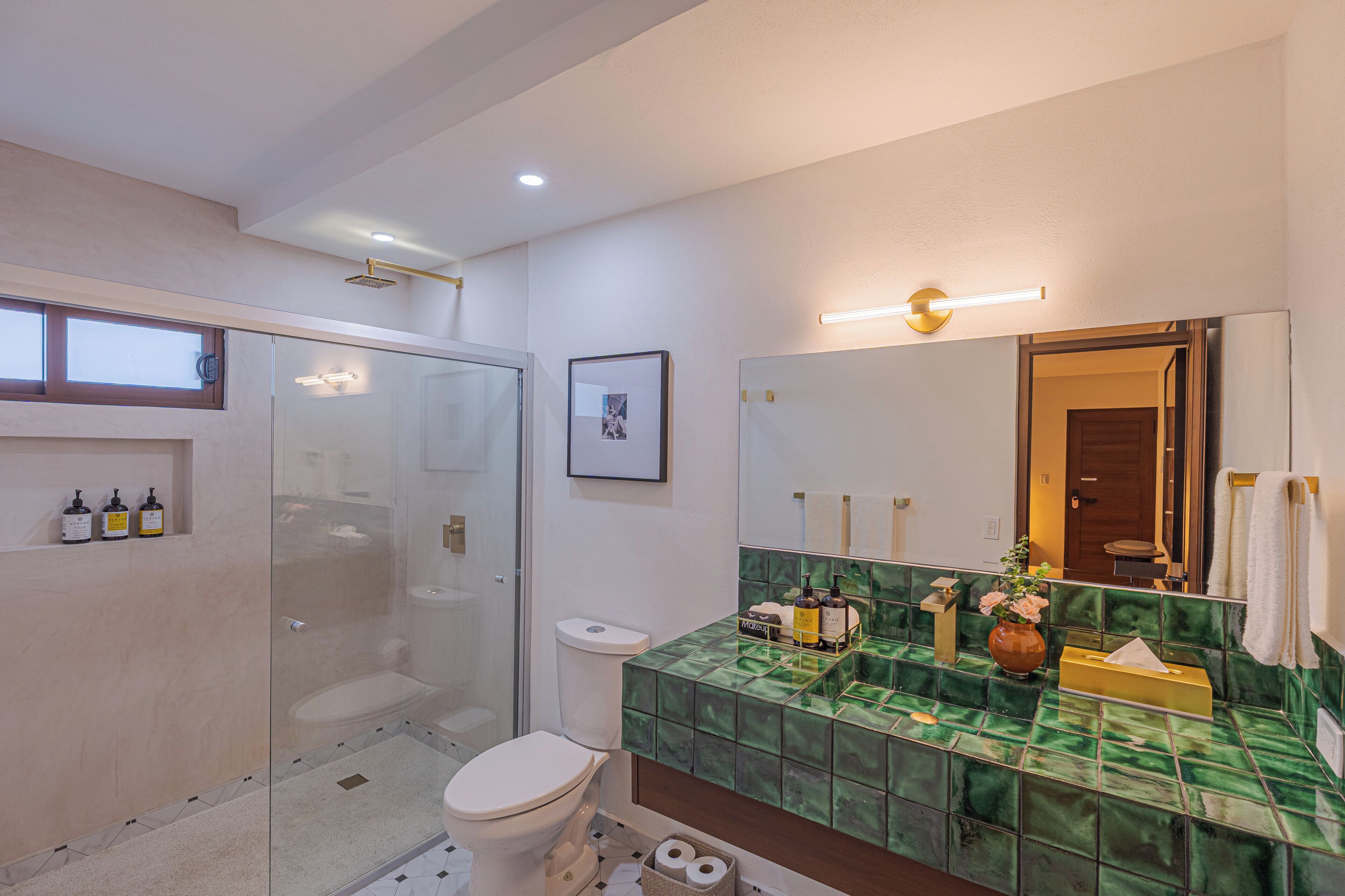 Superior Room | Bathroom | Hair dryer, towels, soap, shampoo