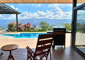 Terrace/patio - Stunning Private Retreat with Pool & Office — Perfect for Relaxation (Escobal)