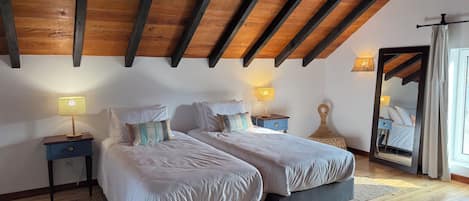 Villa, Hügelblick | Kostenloses WLAN