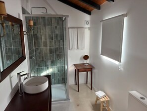 Villa, Hill View | Bathroom | Shower, hair dryer, towels, soap - AlcaidariaVista (Ourém)